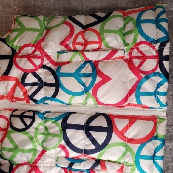 Old Navy White Peace Signs & Hearts Puffer Vest, Blue Pink, Girls Size 8 Medium - Picture 5 of 8